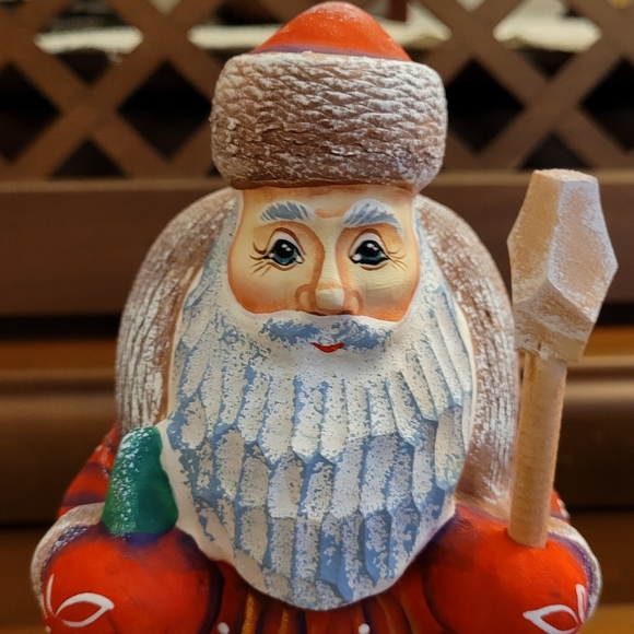 Tyche Art Studio Ukrainian Hand Carved Wooden Santa Tiny Flaw - Picture 4 of 8